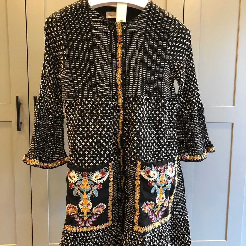 Zara long sleeved dress black with embroidery